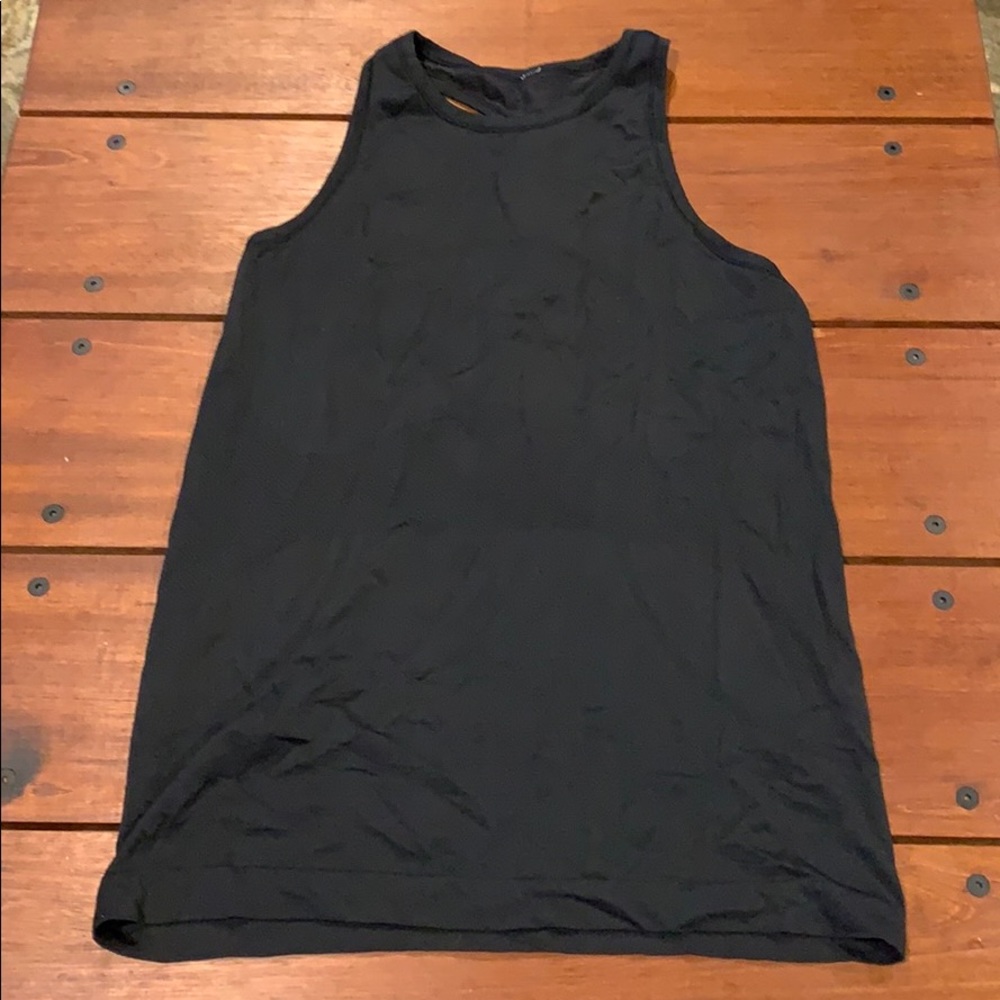 Lululemon swiftly tech t back